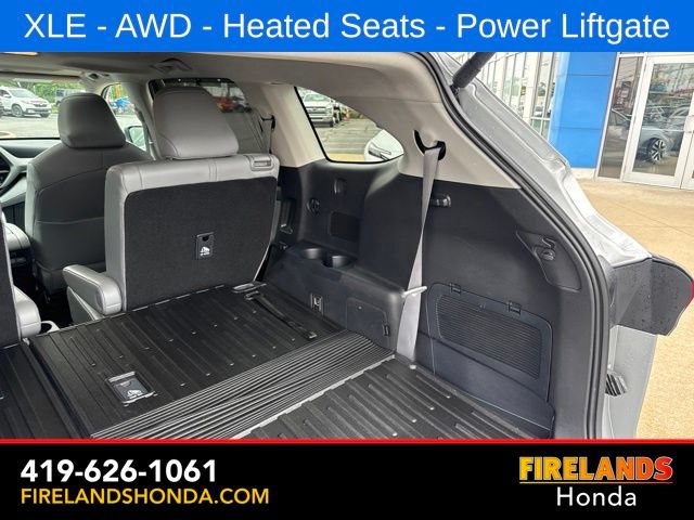 Used 2024 Toyota Highlander XLE AWD/4WD image 38
