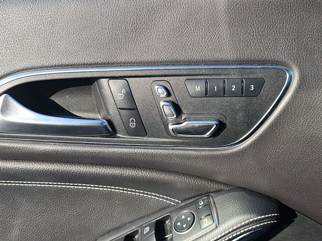 Used 2018 Mercedes-Benz CLA 250 4MATIC image 8