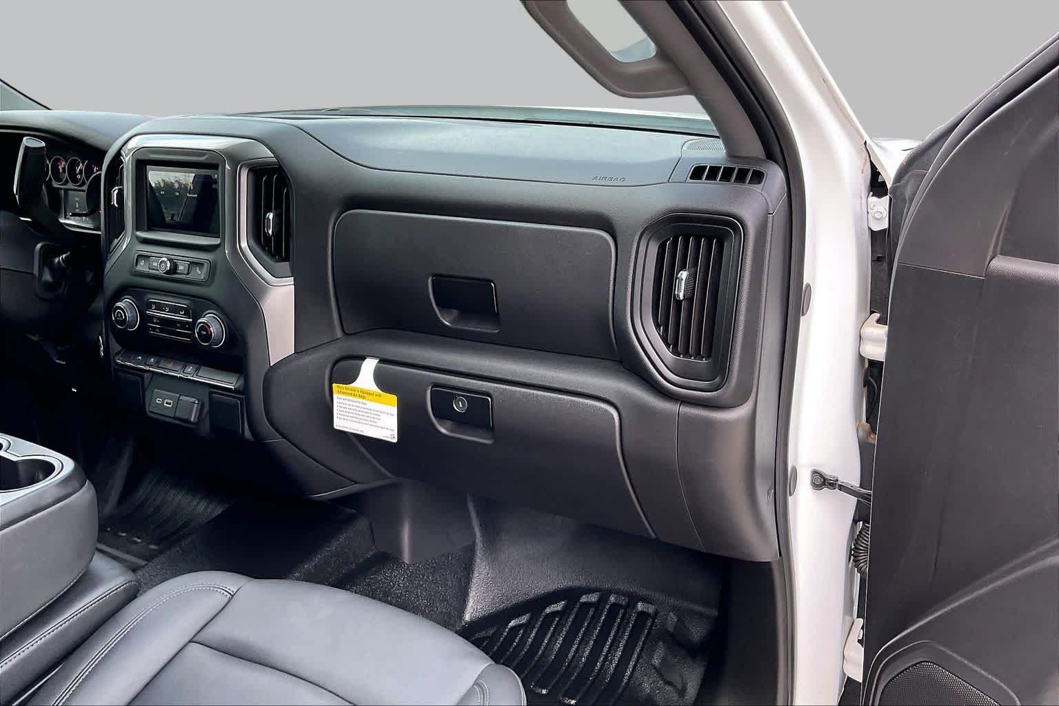Used 2024 Chevrolet Silverado 1500 W/T w/ Trailering Package AWD/4WD image 18