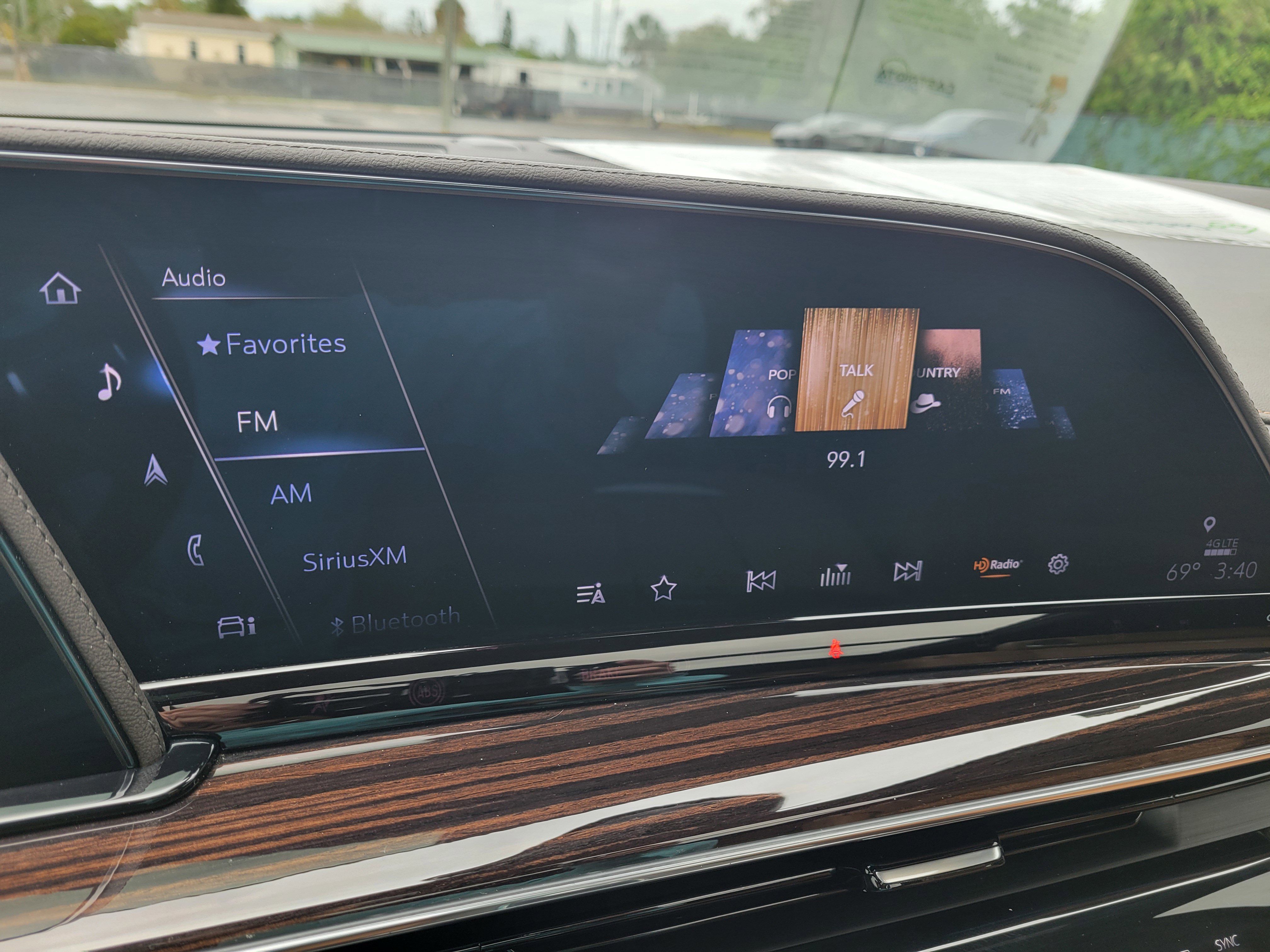 Certified 2023 Cadillac Escalade Premium Luxury AWD/4WD image 20