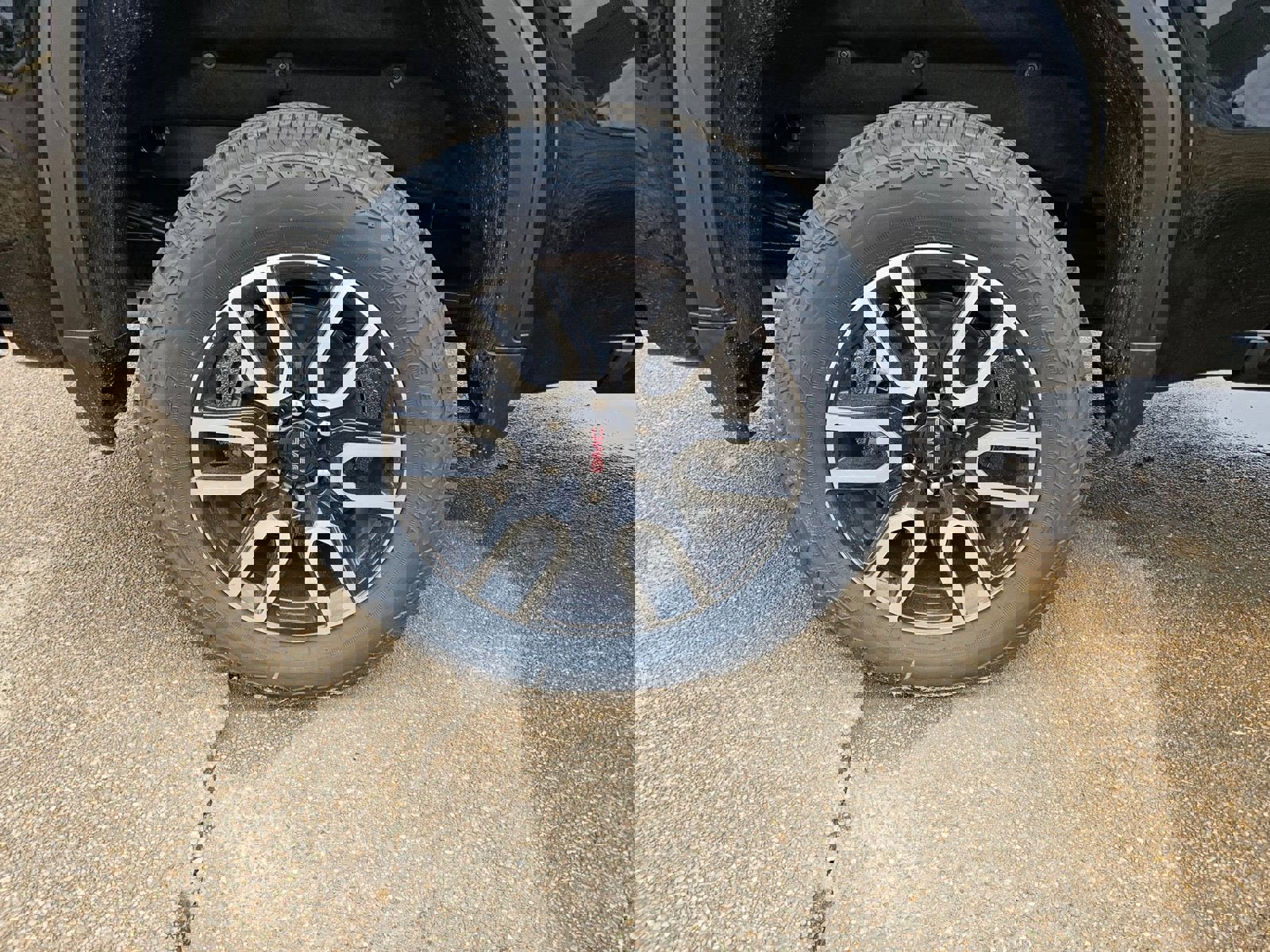 New 2026 GMC Sierra 1500 AT4 w/ LPO, Black Badging Package image 29