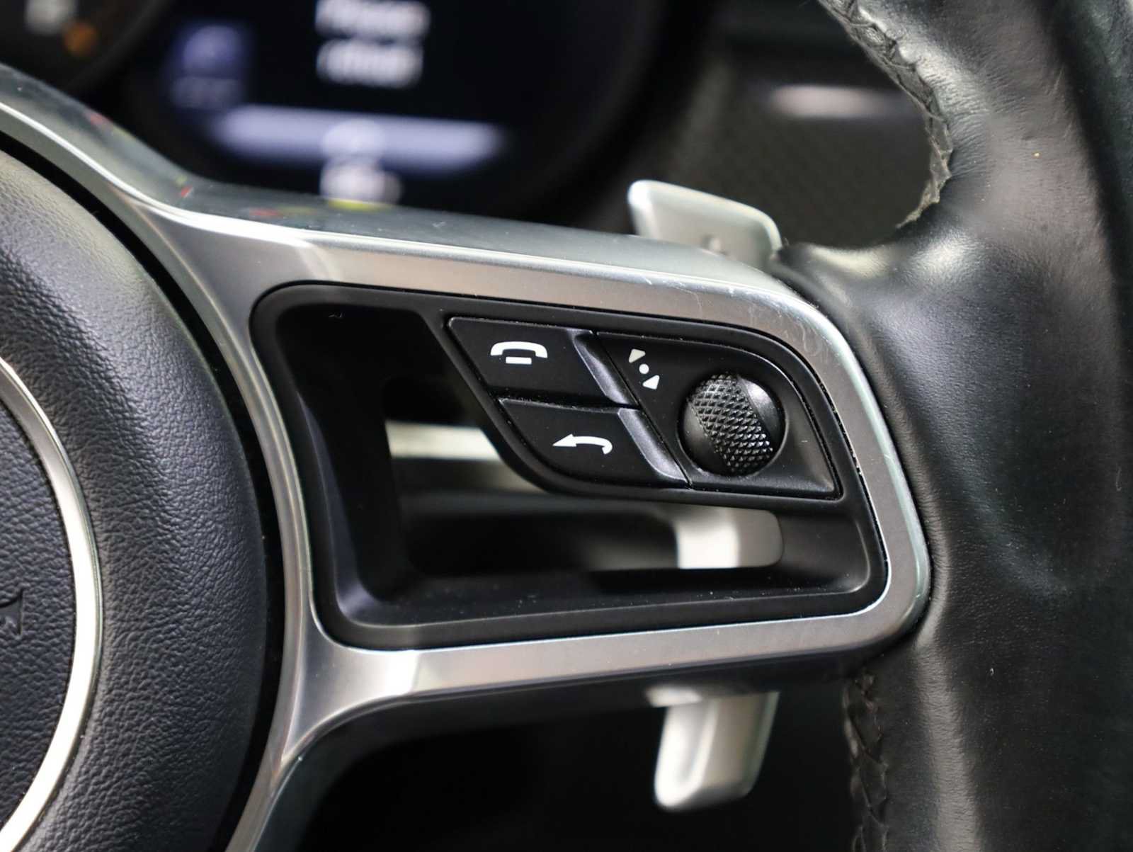 Used 2020 Porsche Macan AWD/4WD image 28