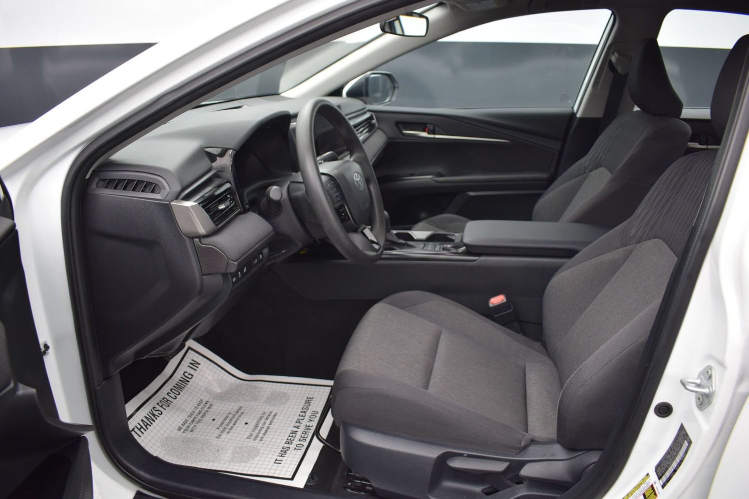 Used 2025 Toyota Camry LE FWD image 13