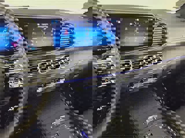 Certified 2025 Mercedes-Benz GLS 450 4MATIC image 59