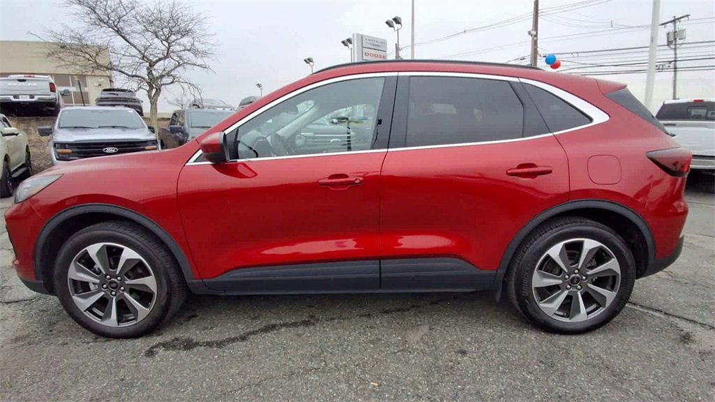 Used 2023 Ford Escape Platinum w/ Premium Technology Package image 5