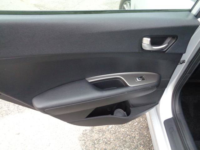 Used 2020 Kia Optima LX FWD image 7