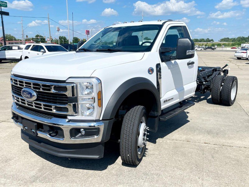 Used 2025 Ford F550 2WD Regular Cab Super Duty image 8