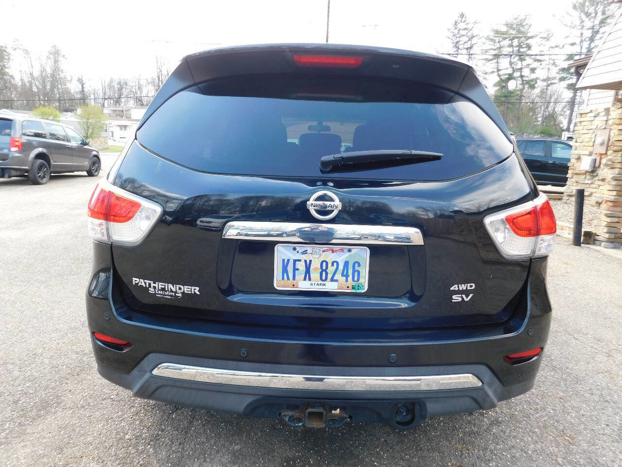 Used 2013 Nissan Pathfinder SV w/ Trailer Tow Pkg AWD/4WD image 9