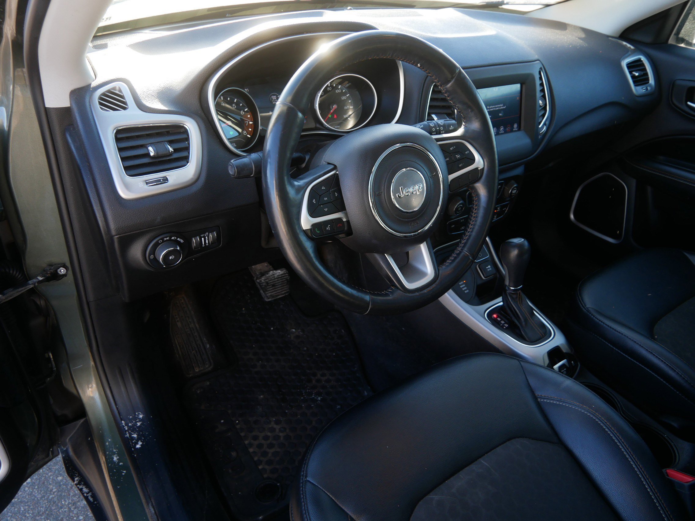 Used 2018 Jeep Compass Latitude w/ Popular Equipment Group image 19