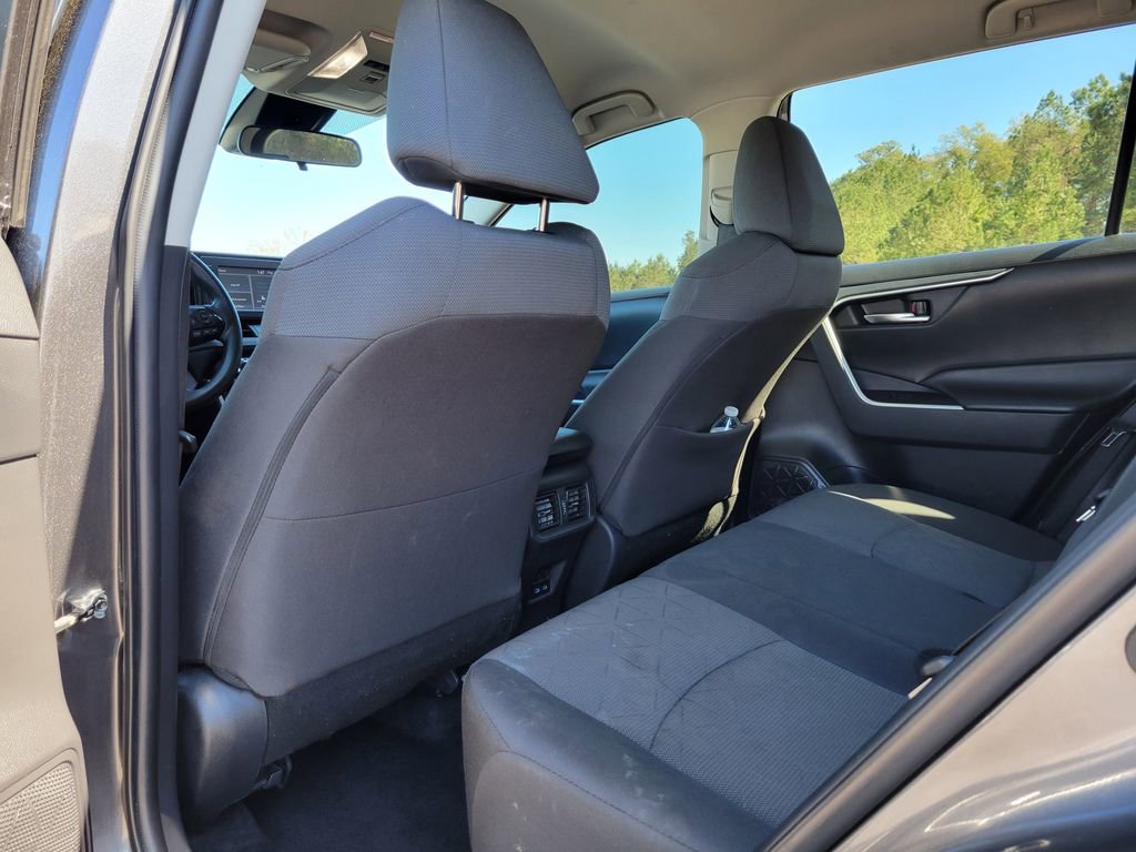 Used 2022 Toyota RAV4 XLE image 14