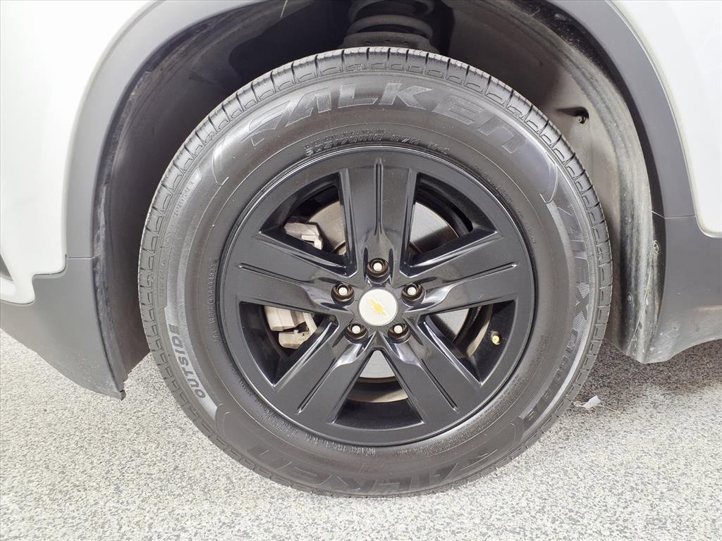 Used 2020 Chevrolet Trax LT w/ LT Convenience Package image 19