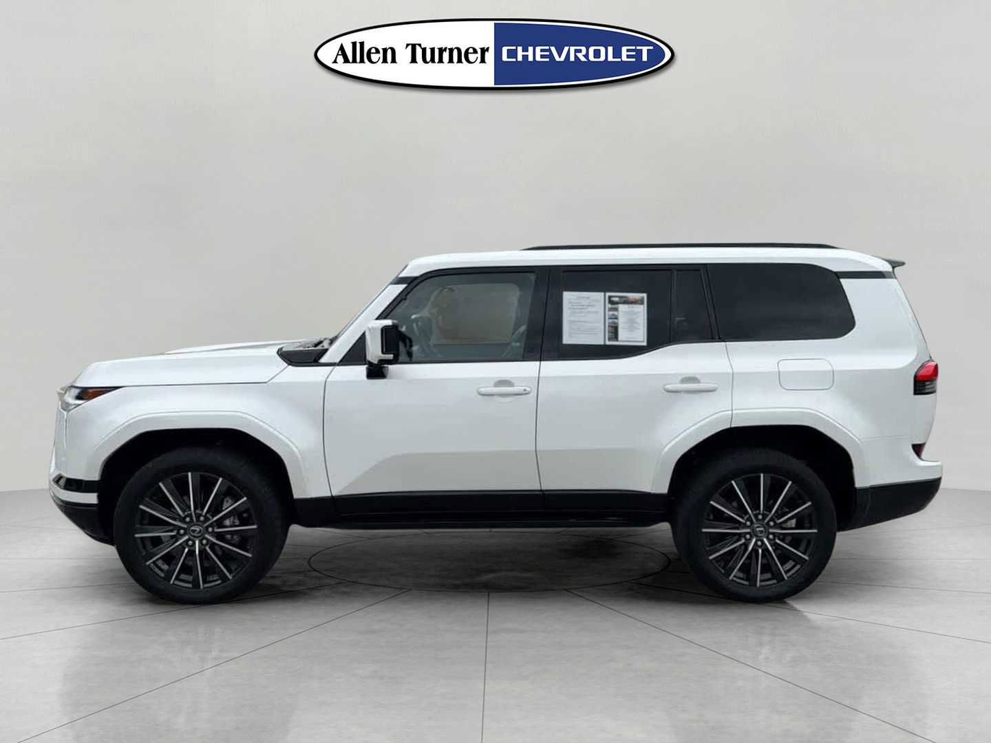 Used 2024 Lexus GX 550 w/ Cold Area Package image 6