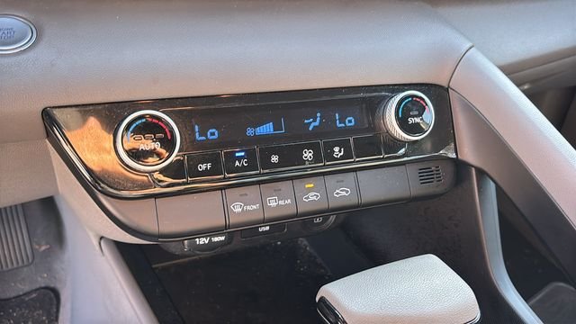 Used 2021 Hyundai Elantra SEL FWD image 17