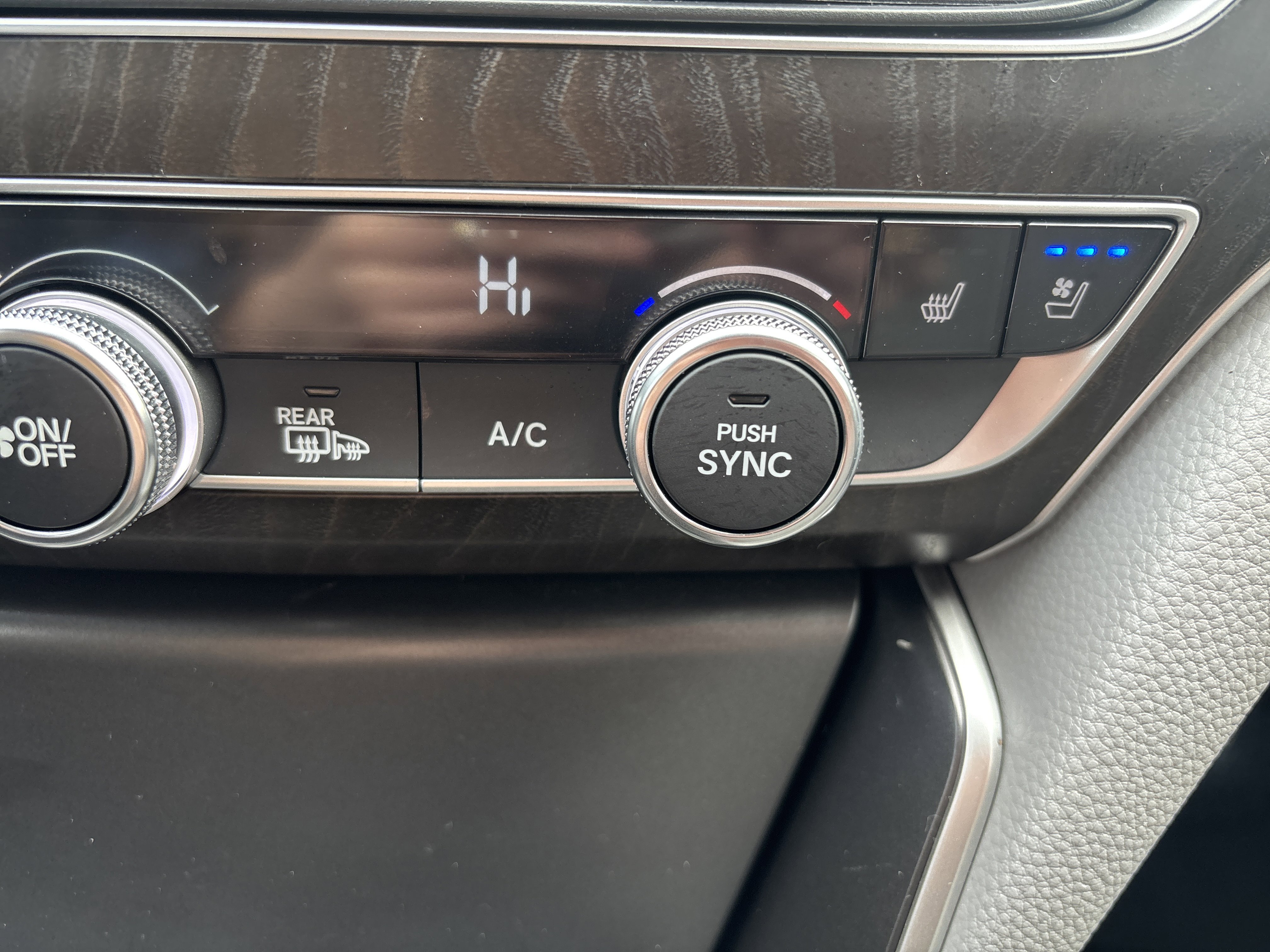 Used 2019 Honda Accord Touring image 31