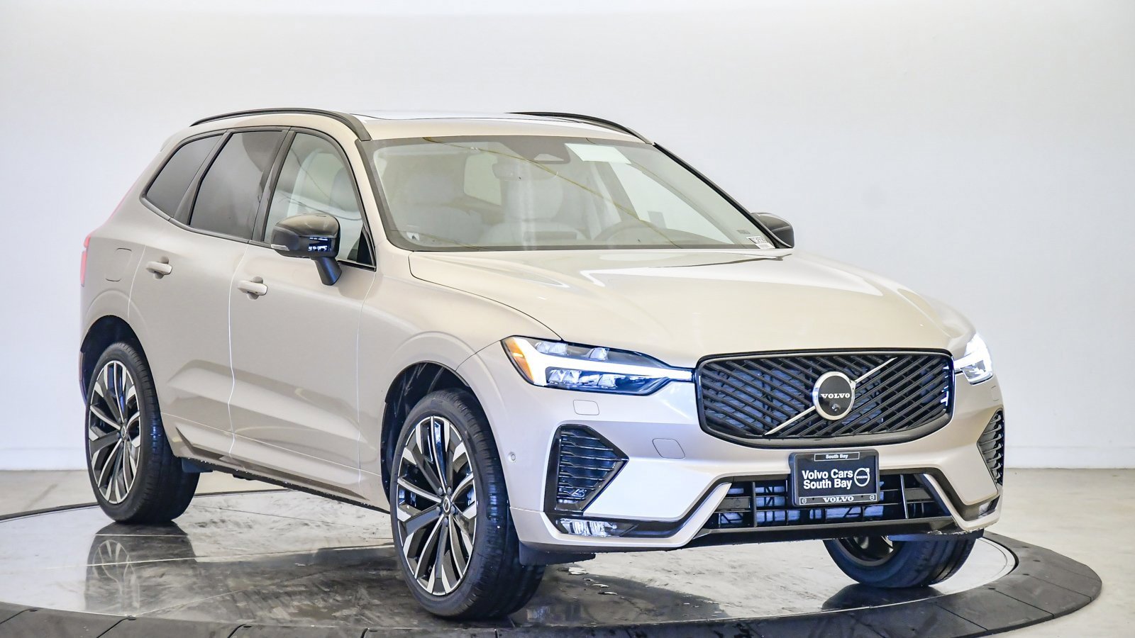 New 2026 Volvo XC60 B5 Ultra w/ Protection Package Premier image 6