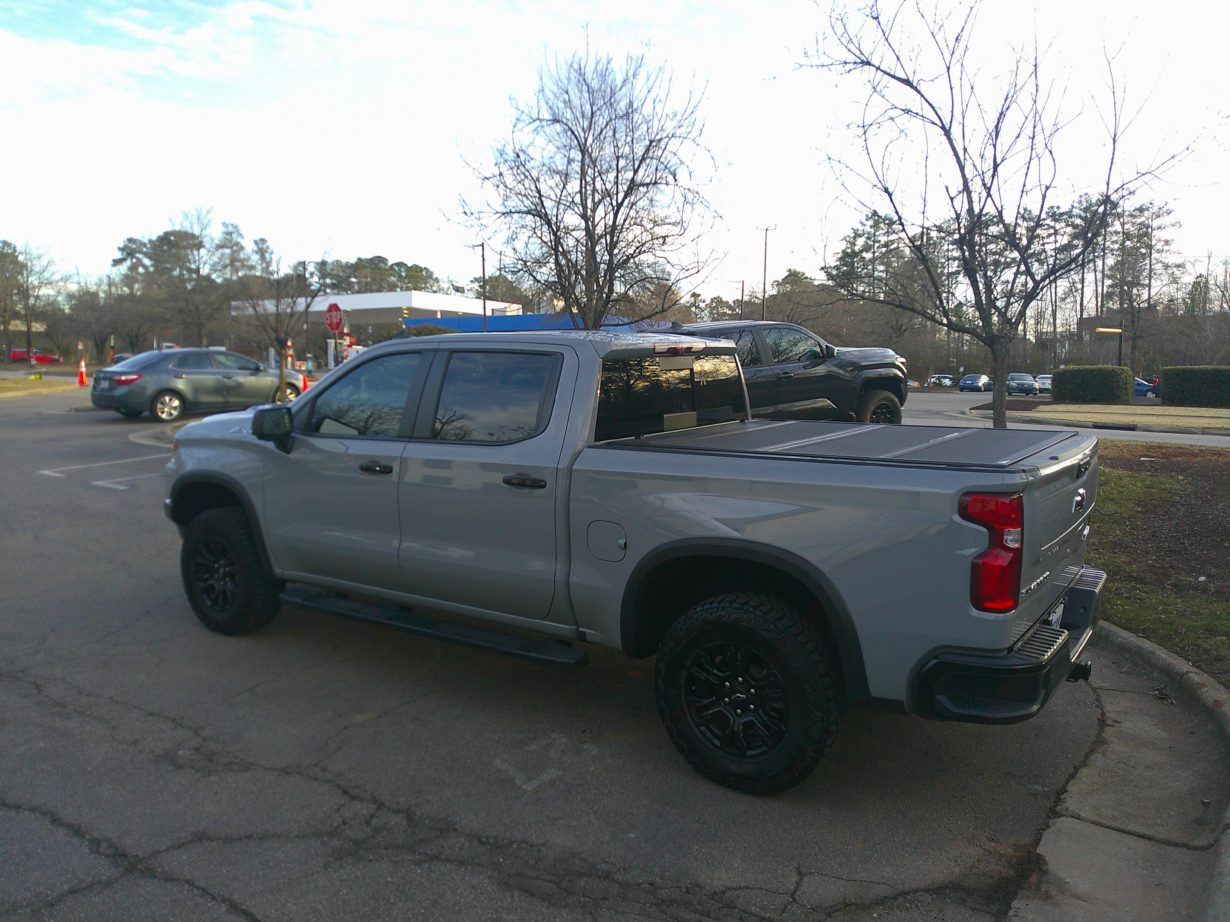 Used 2024 Chevrolet Silverado 1500 ZR2 w/ Technology Package image 9