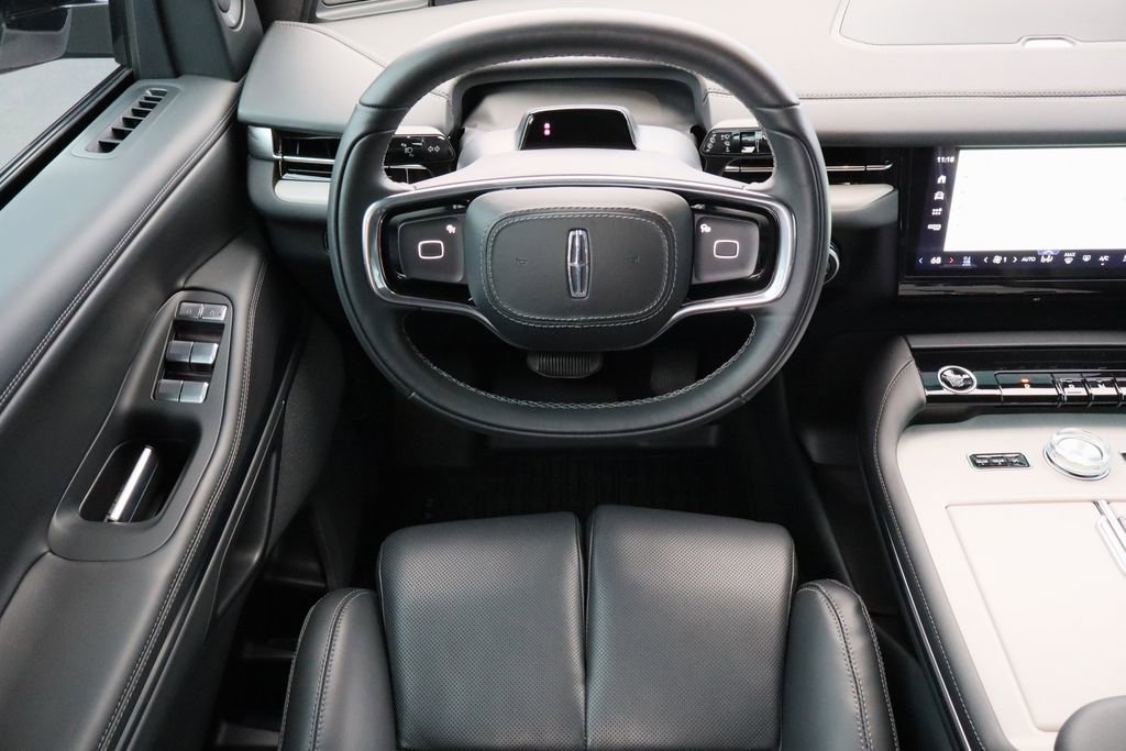 Used 2025 Lincoln Navigator L Reserve w/ Jet Appearance Package image 27