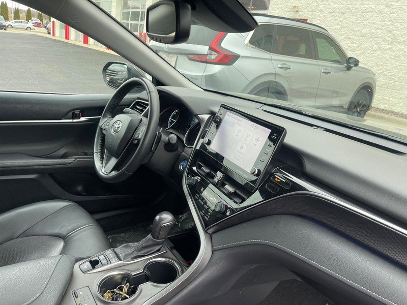 Used 2022 Toyota Camry XSE image 2