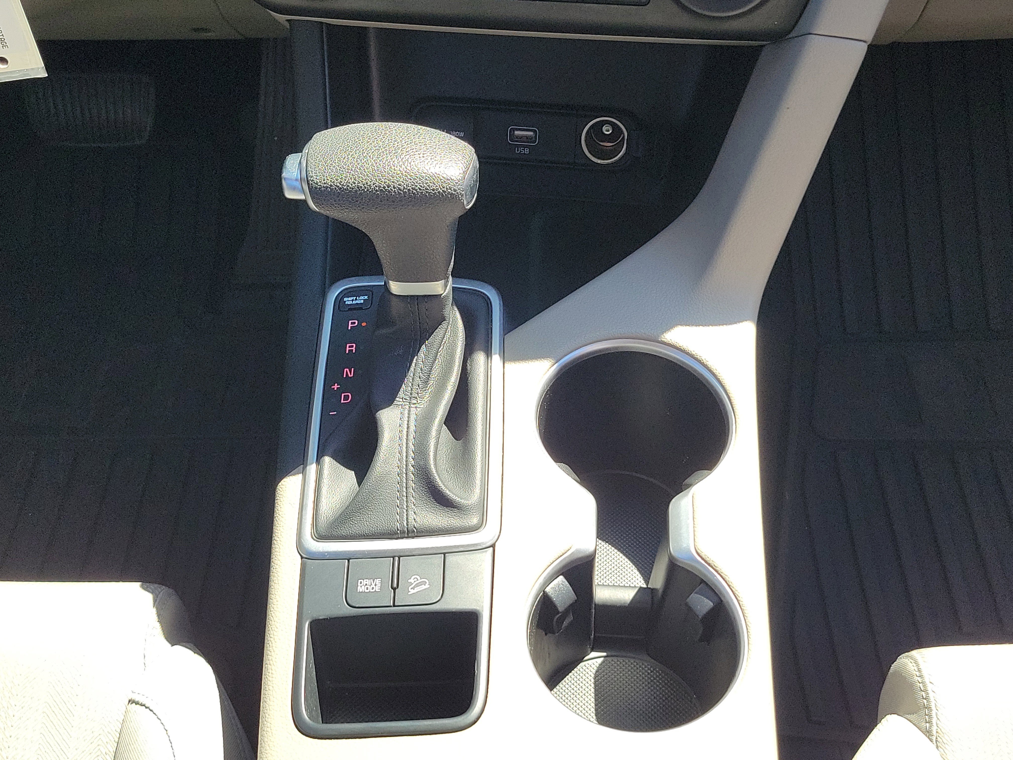 Used 2020 Kia Sportage LX image 18