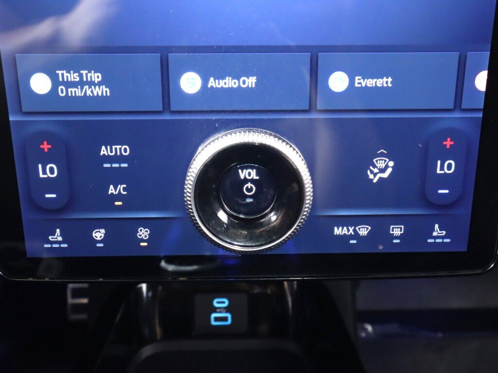 Used 2021 Ford Mustang Mach-E Premium w/ Equipment Group 301A AWD/4WD image 23