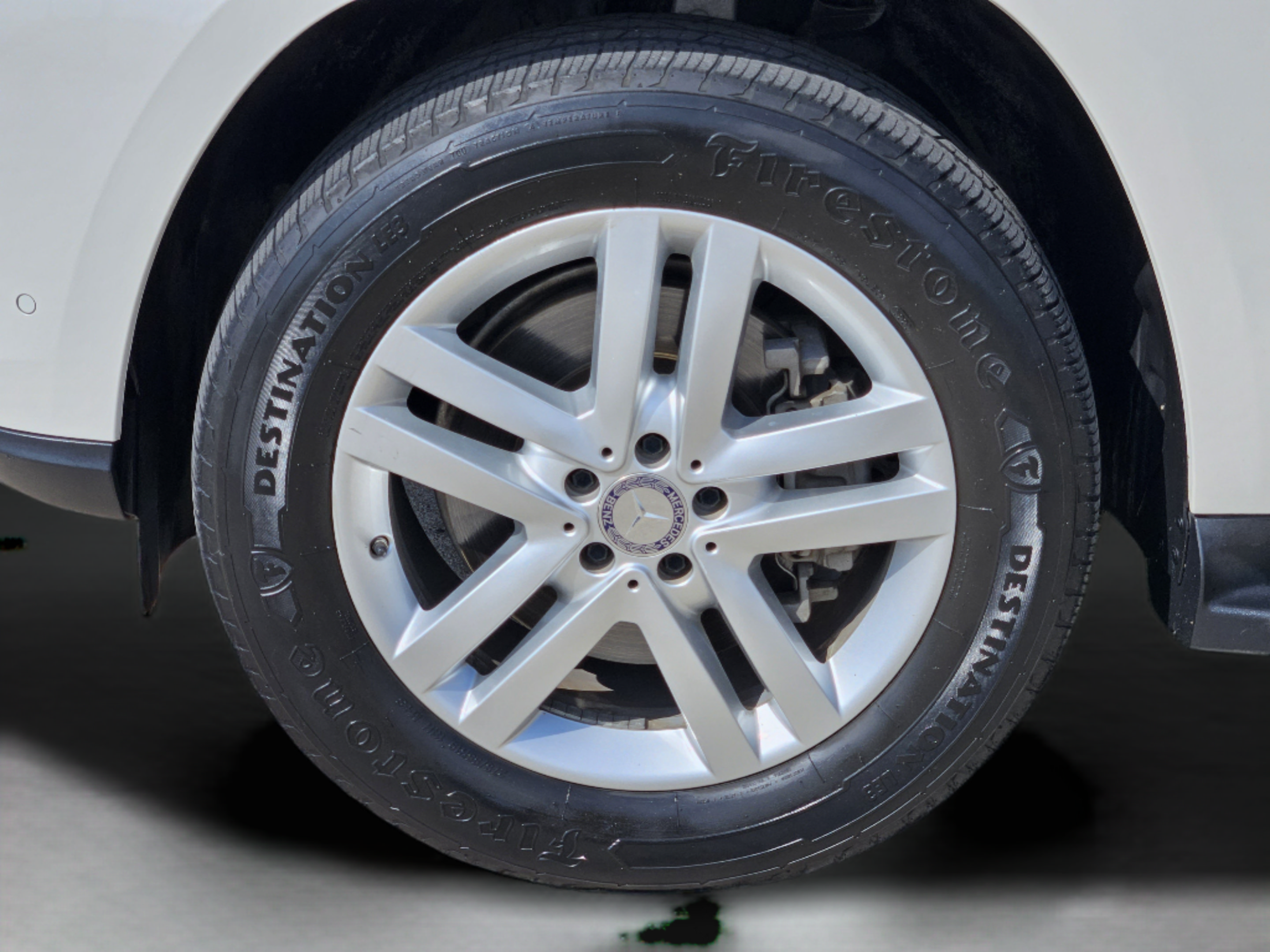 Used 2015 Mercedes-Benz GL 450 4MATIC image 32