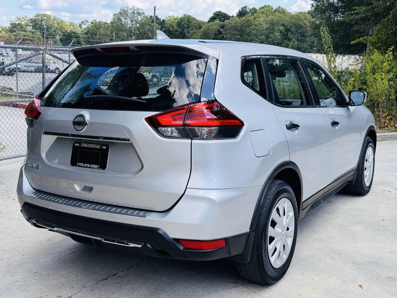 Used 2020 Nissan Rogue S image 4
