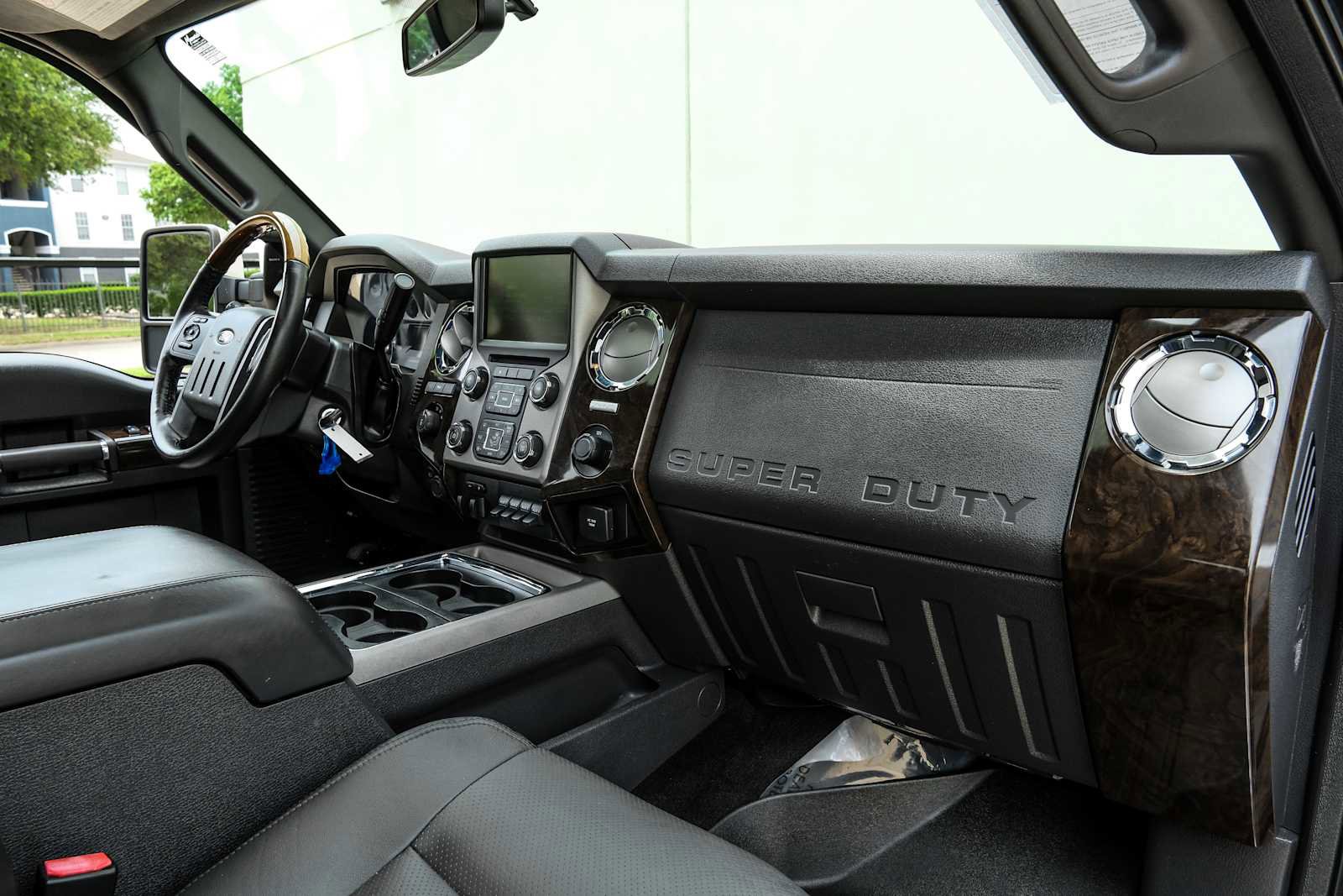 Used 2016 Ford F250 Platinum w/ FX4 Off-Road Package AWD/4WD image 16
