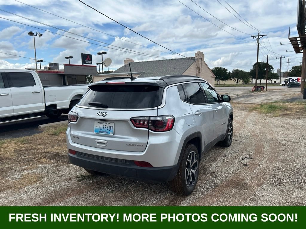 Used 2025 Jeep Compass Limited AWD/4WD image 3