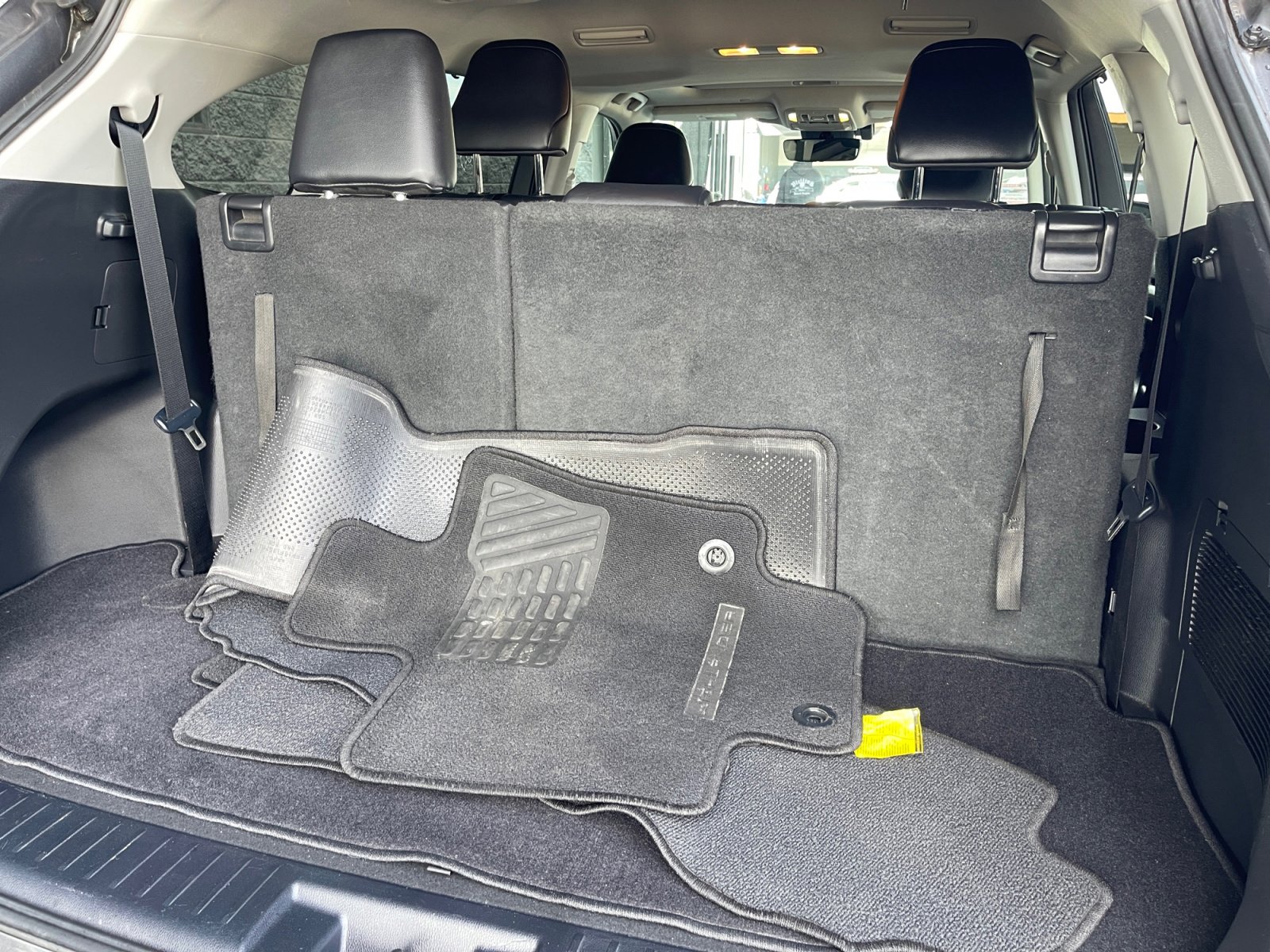 Used 2021 Toyota Highlander XLE image 17