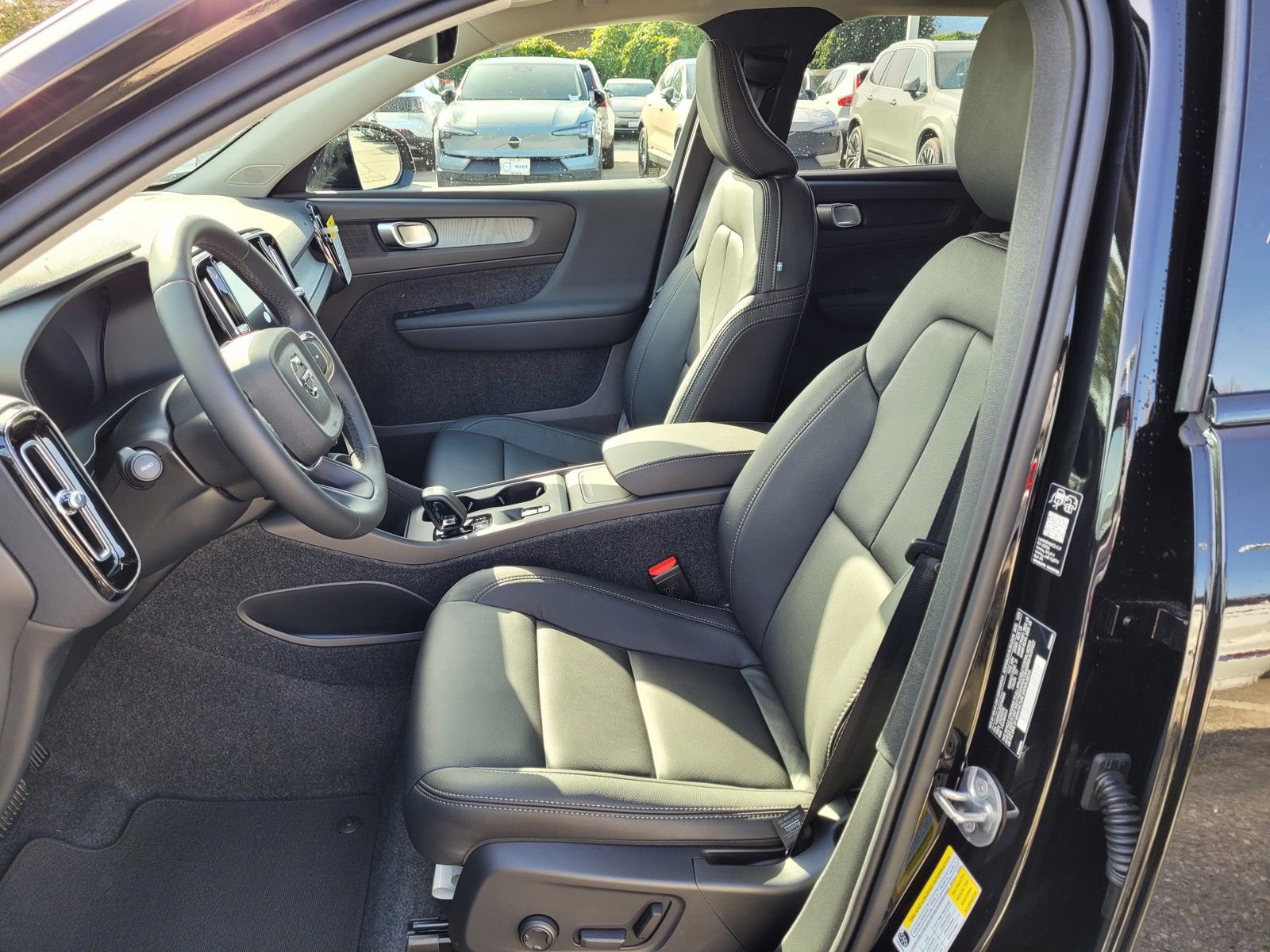 New 2026 Volvo XC40 B4 Core w/ Climate Package image 9