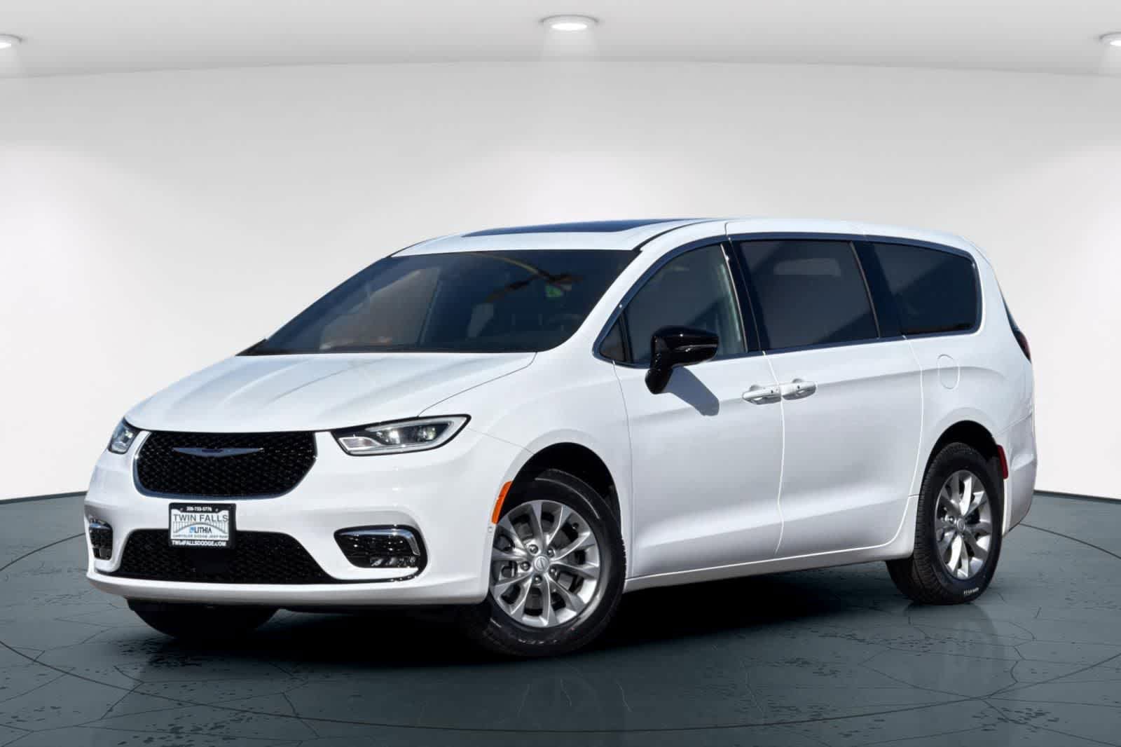 New 2026 Chrysler Pacifica Limited AWD/4WD image 1
