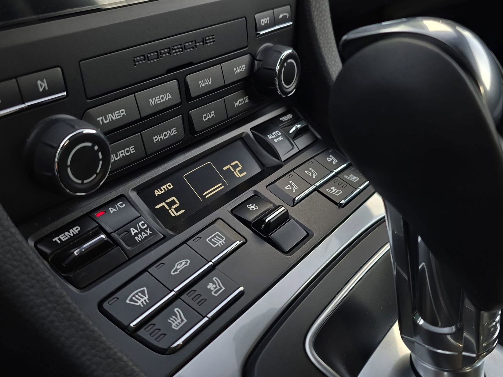 Certified 2025 Porsche 718 Boxster image 18