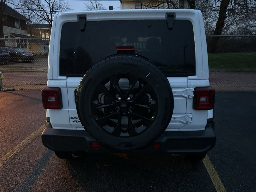 Used 2025 Jeep Wrangler Unlimited Sahara image 6