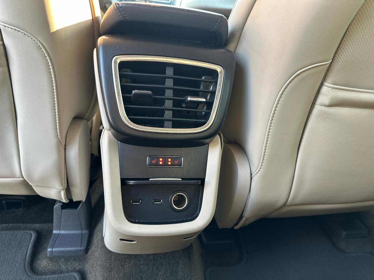 Used 2016 Lincoln MKX Reserve w/ Climate Package image 32