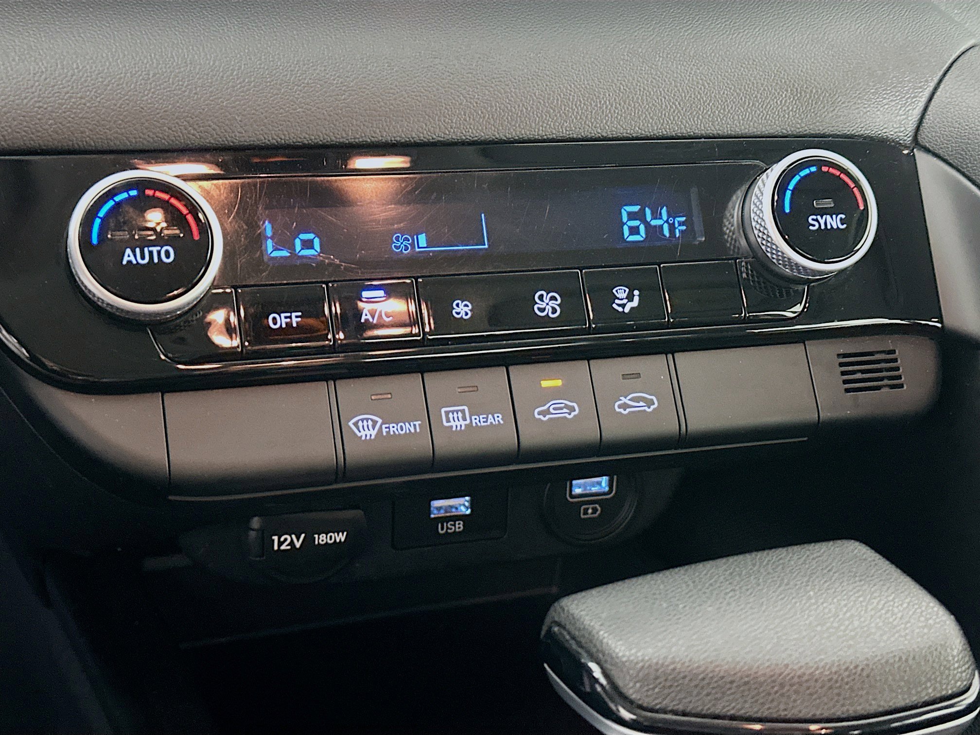 Used 2023 Hyundai Elantra SEL image 23