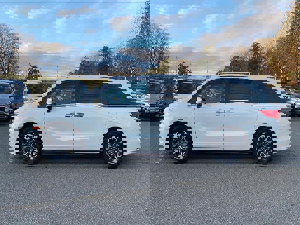 Used 2021 Honda Odyssey EX-L image 2