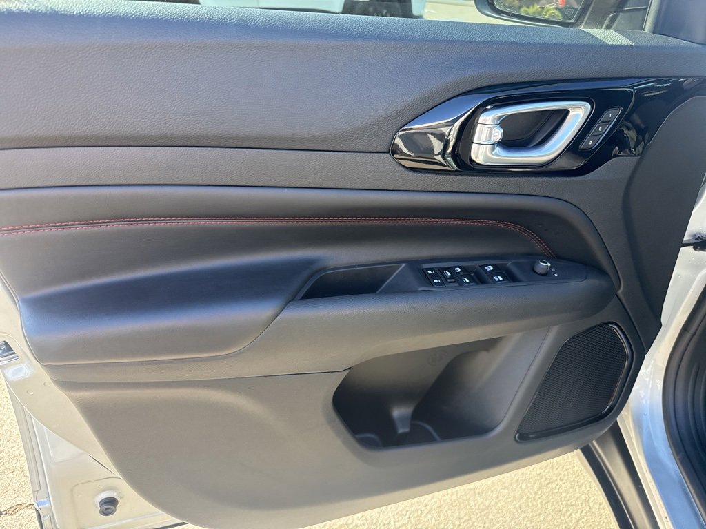 Certified 2024 Jeep Compass Trailhawk w/ Trailhawk Elite Group image 12