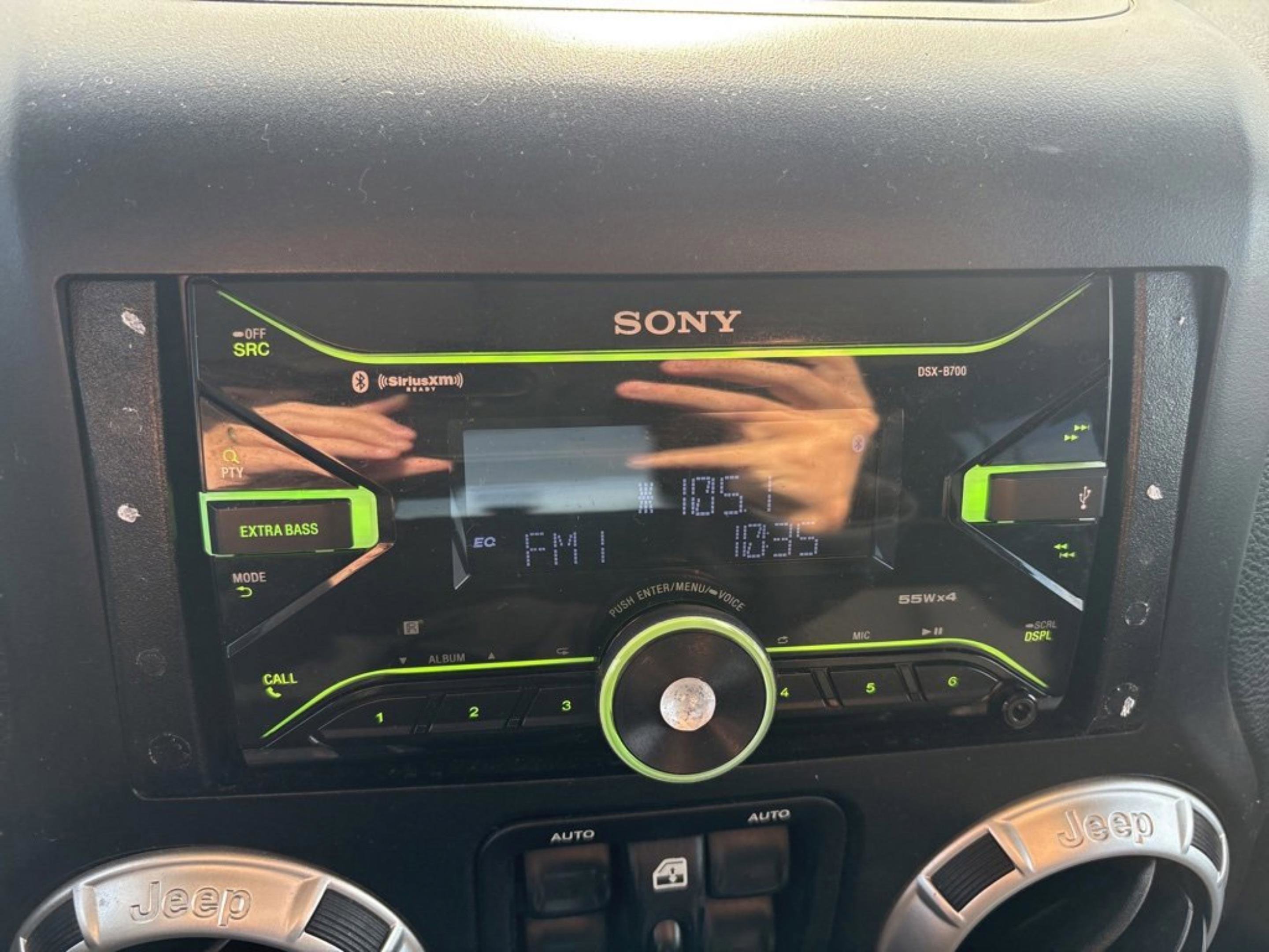 Used 2017 Jeep Wrangler Unlimited Sahara w/ Connectivity Group image 19