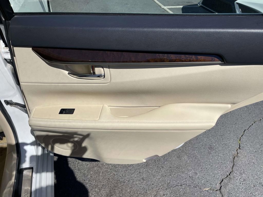 Used 2014 Lexus ES 350 350 w/ Luxury Package image 46