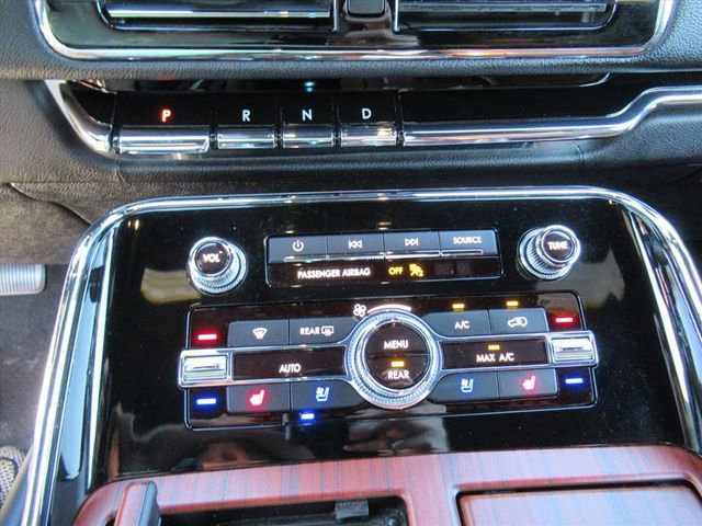 Used 2021 Lincoln Navigator Reserve AWD/4WD image 27