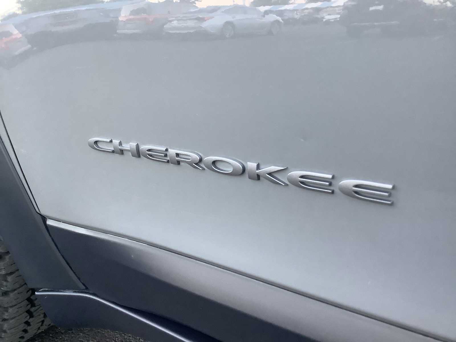 Used 2019 Jeep Cherokee Trailhawk w/ Comfort/Convenience Group AWD/4WD image 7