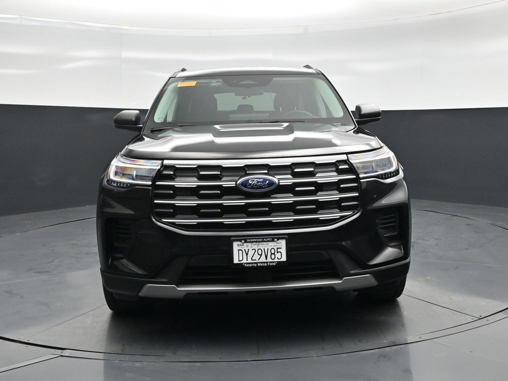 Used 2025 Ford Explorer Active AWD/4WD image 24