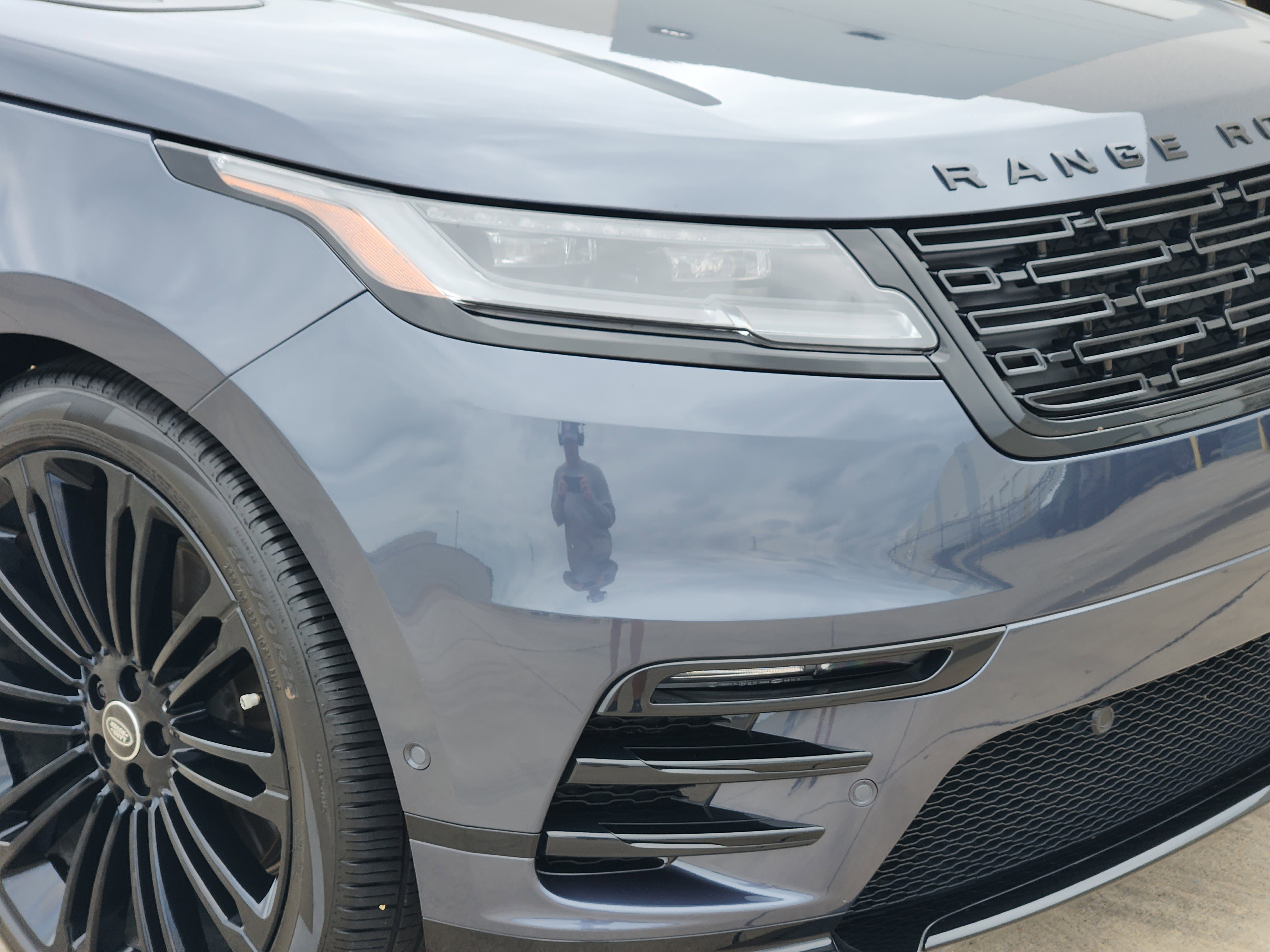 Certified 2026 Land Rover Range Rover Velar Dynamic SE AWD/4WD image 8