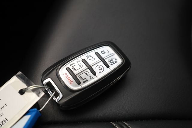 Used 2023 Chrysler Pacifica Touring-L image 25