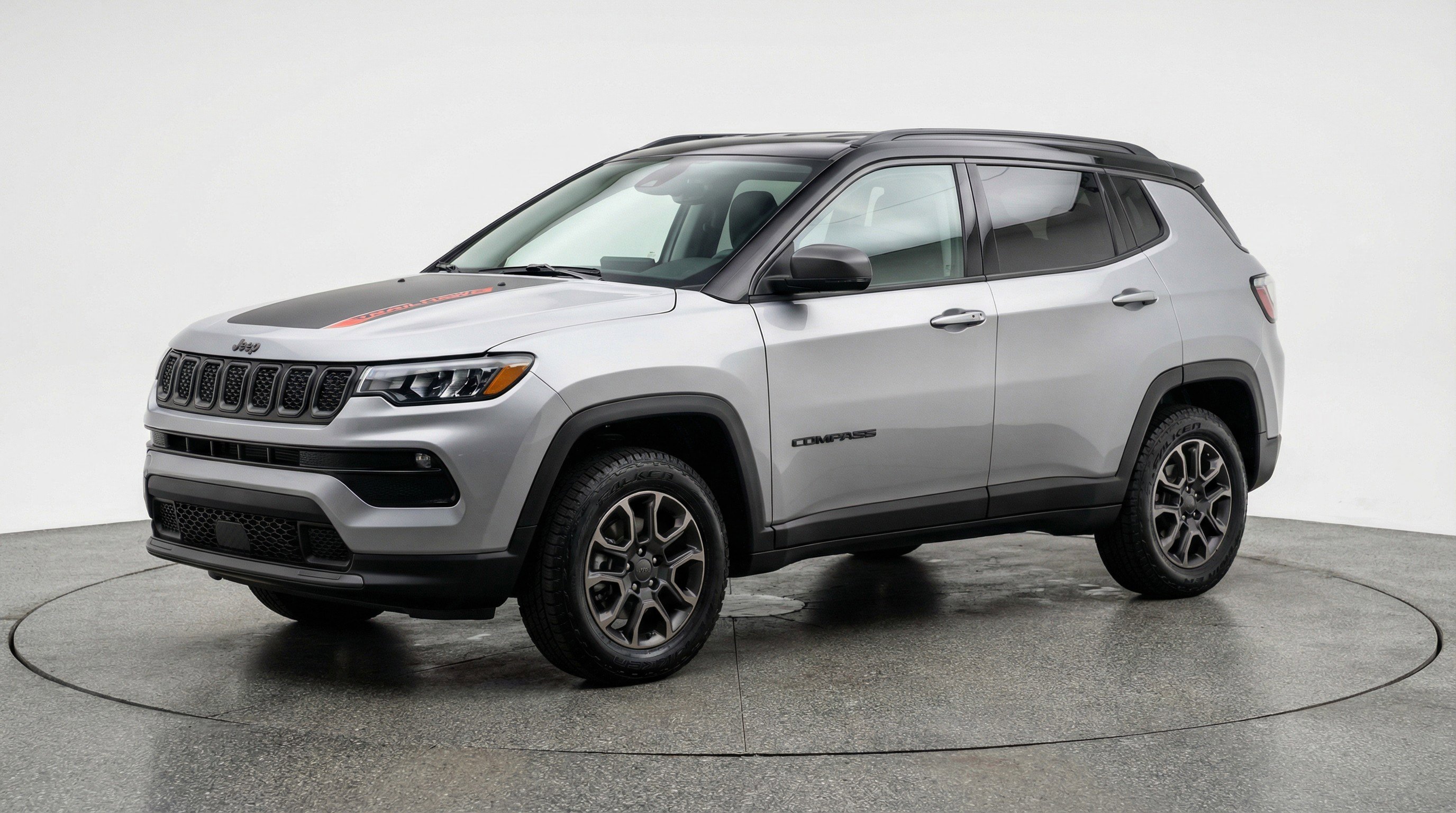 Used 2025 Jeep Compass Trailhawk image 3