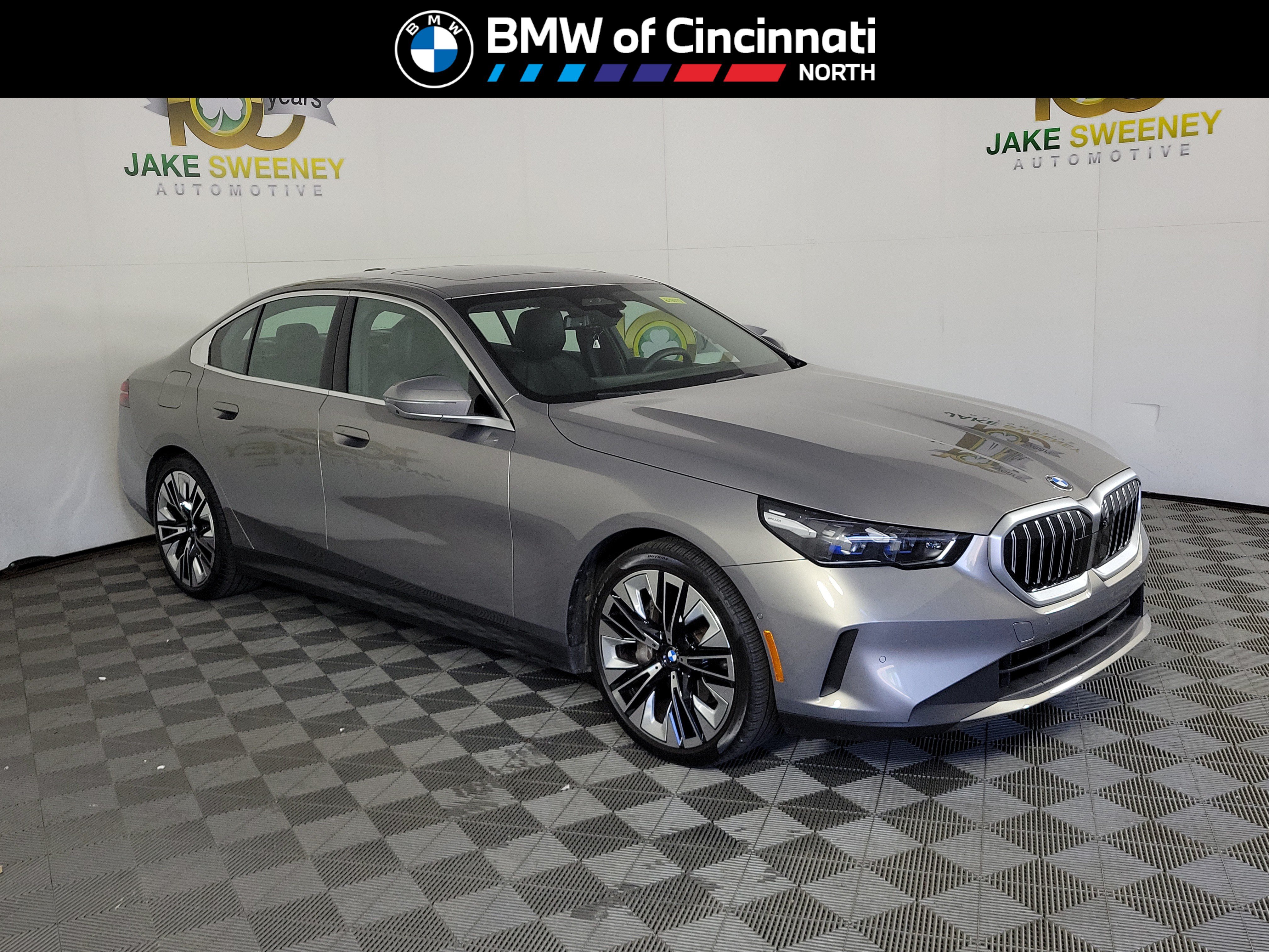 Used 2026 BMW 540i xDrive AWD/4WD image 1
