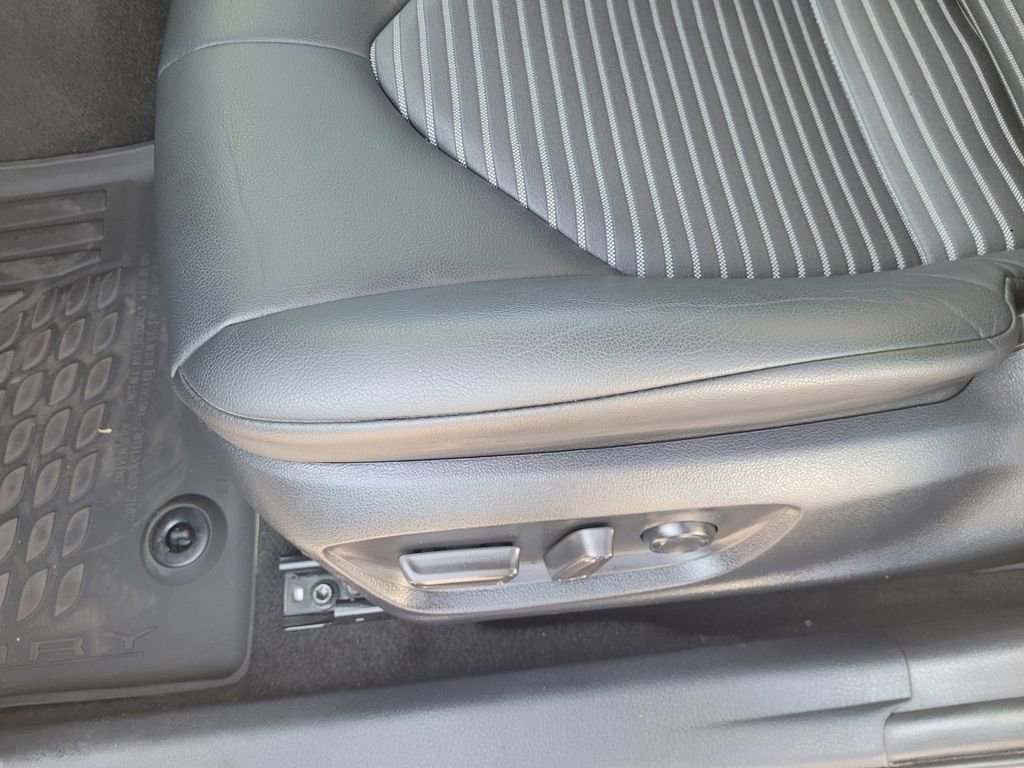 Used 2024 Toyota Camry SE image 27