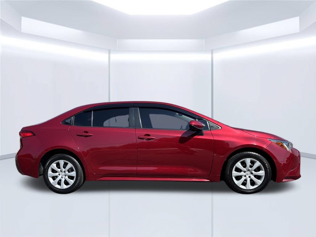 Used 2022 Toyota Corolla LE FWD image 7