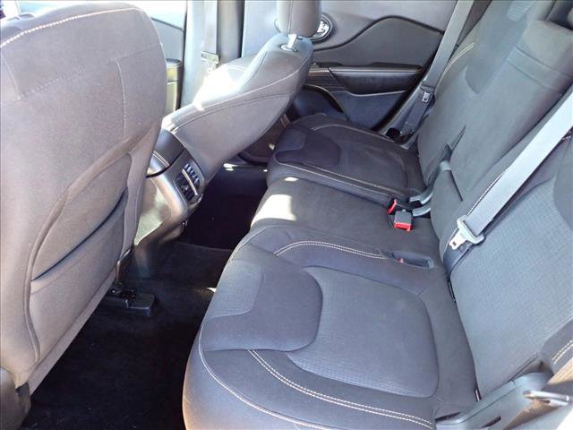 Used 2015 Jeep Cherokee Latitude w/ Cold Weather Group image 9