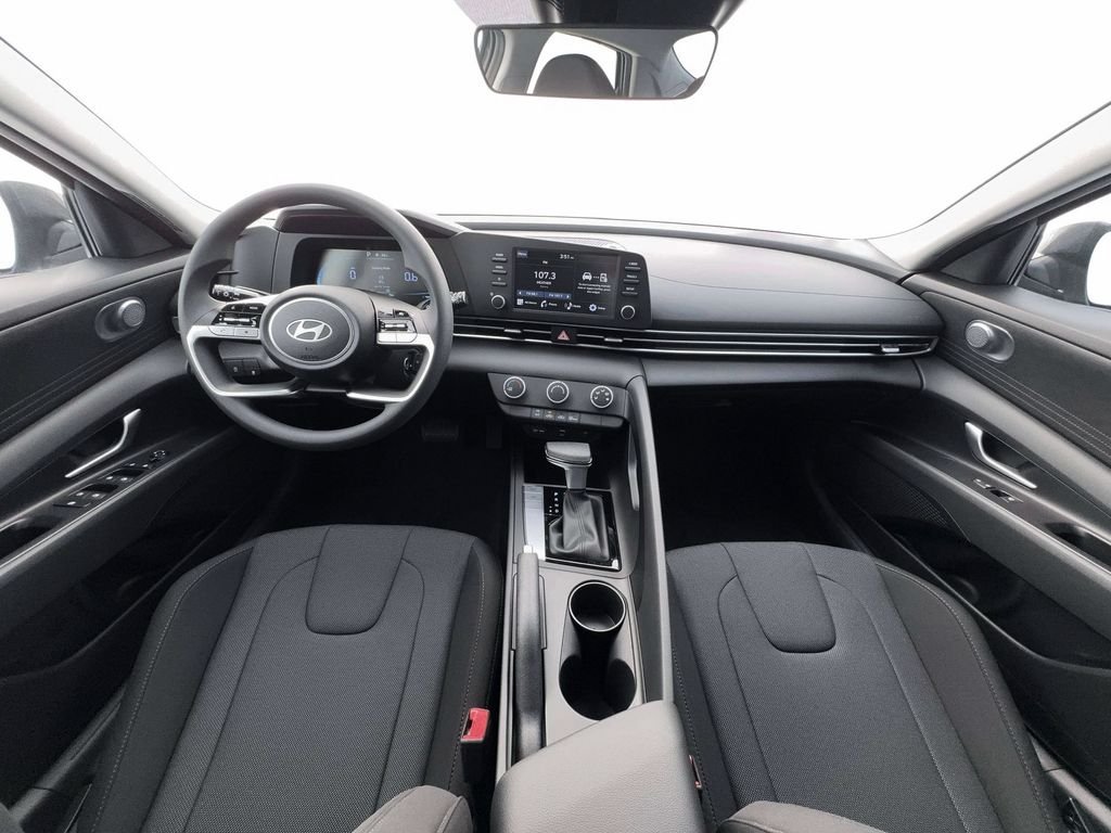 New 2026 Hyundai Elantra SE FWD image 13